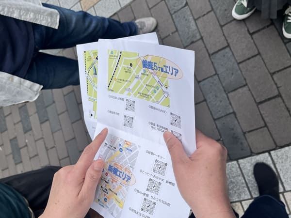 銀座5丁目エリアのアンテナショップ地図を見ている